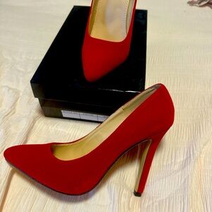 Red Pumps